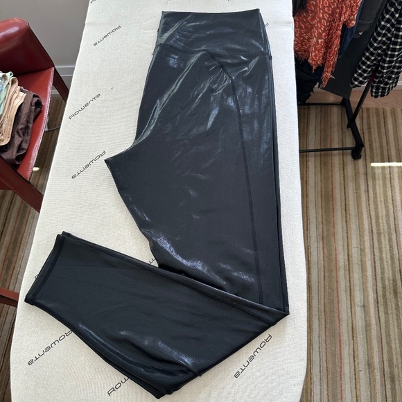 Black, shiny, sexy liquid leggings - Size L/XL - Picture 3 of 14